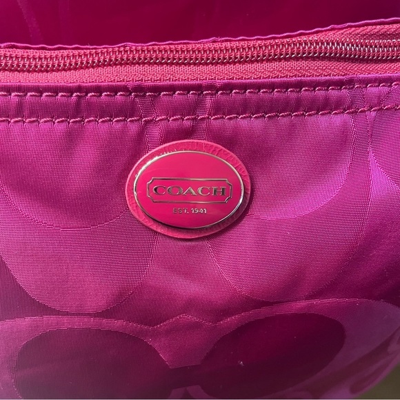 COACH Signature Pink Monogram Weekender Shoulder Bag Snap on Int. Matching Pouch - Picture 12 of 16